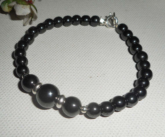 Bracciale con pietre di ematite e argento 925