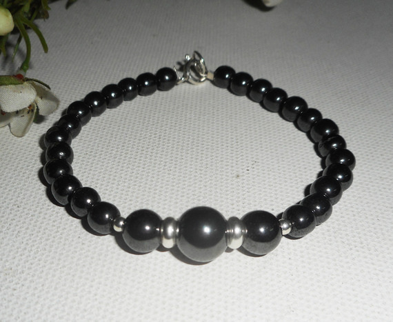 Bracciale con pietre di ematite e argento 925