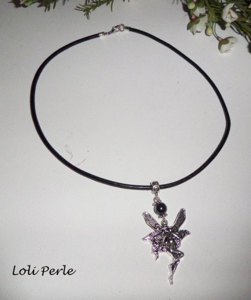 Collana Fairy con pietra di ematite su pelle nera