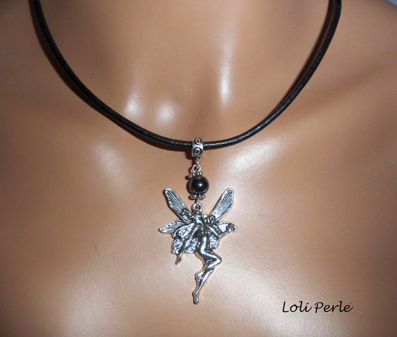 Collana Fairy con pietra di ematite su pelle nera