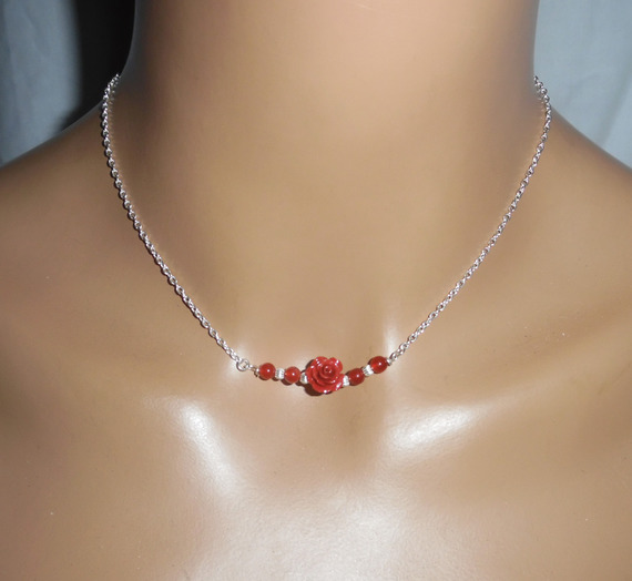 Collana rosa con gorgone rosso su catena d'argento 925