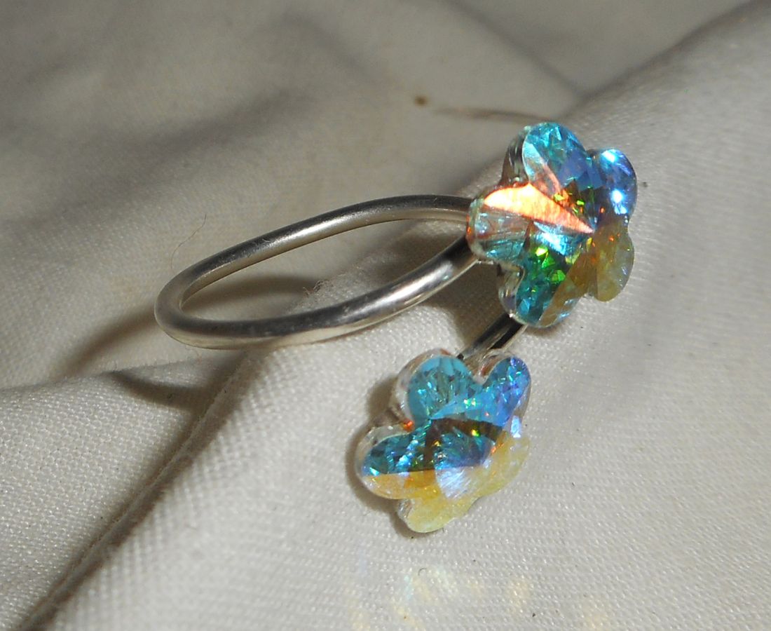 Anello con doppio fiore in cristallo Swarovski