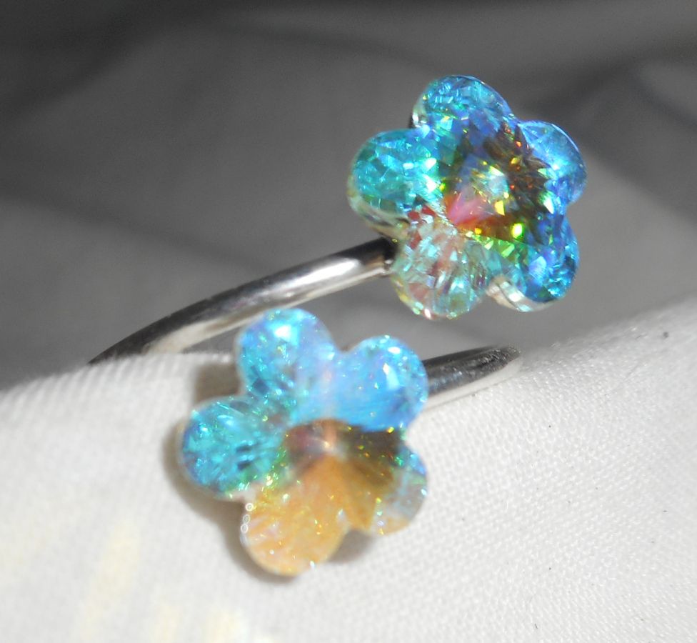 Anello con doppio fiore in cristallo Swarovski