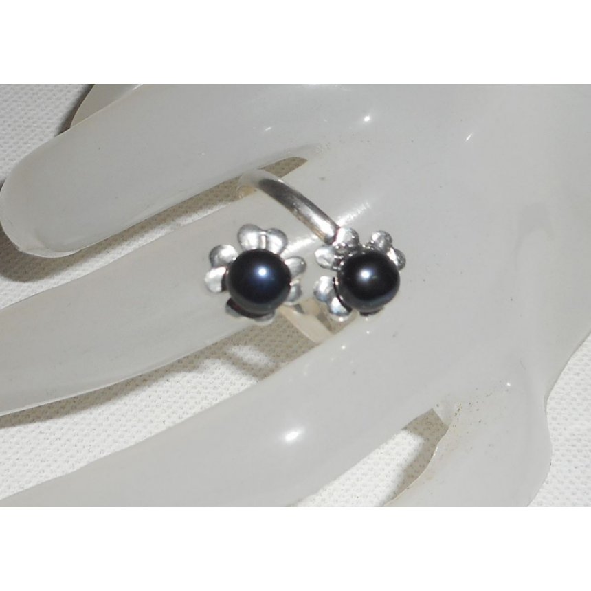 Anello originale in argento 925 con fiore e perla coltivata nera