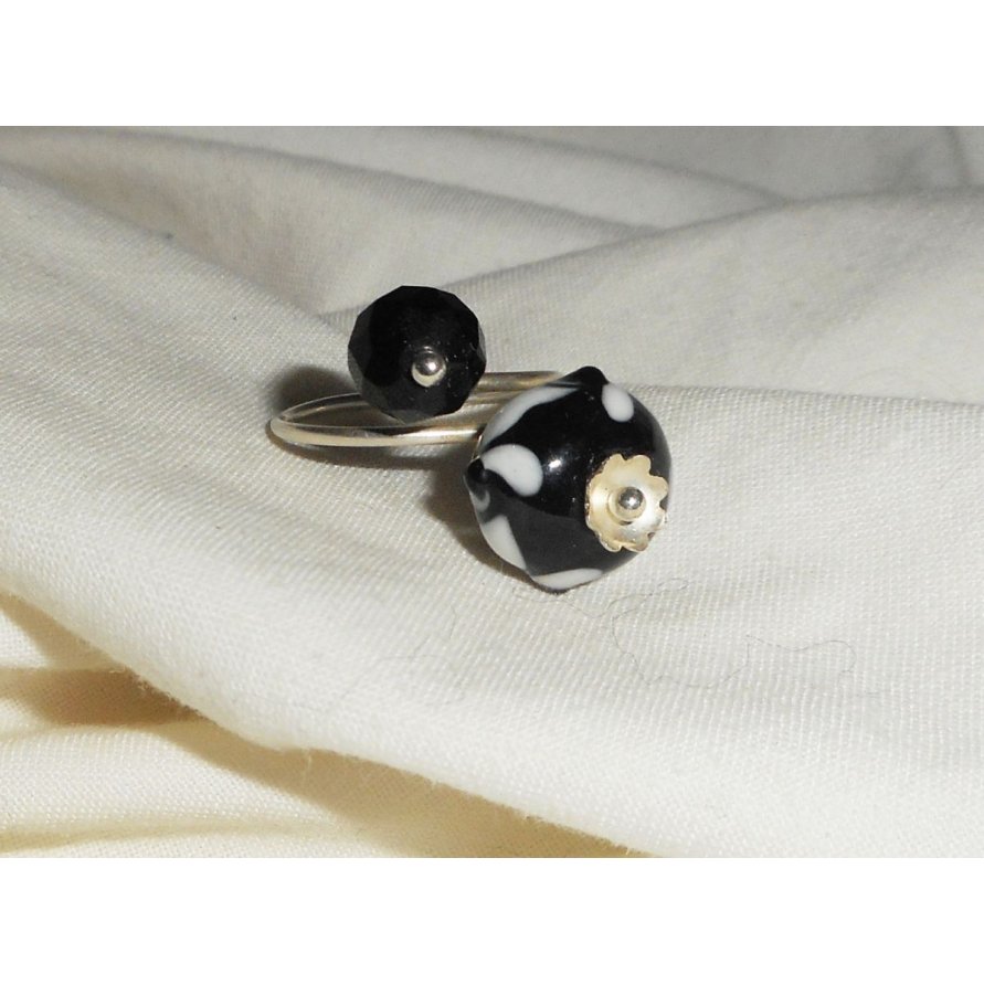 Originale anello d'argento 925 con perla lampo e cristallo nero