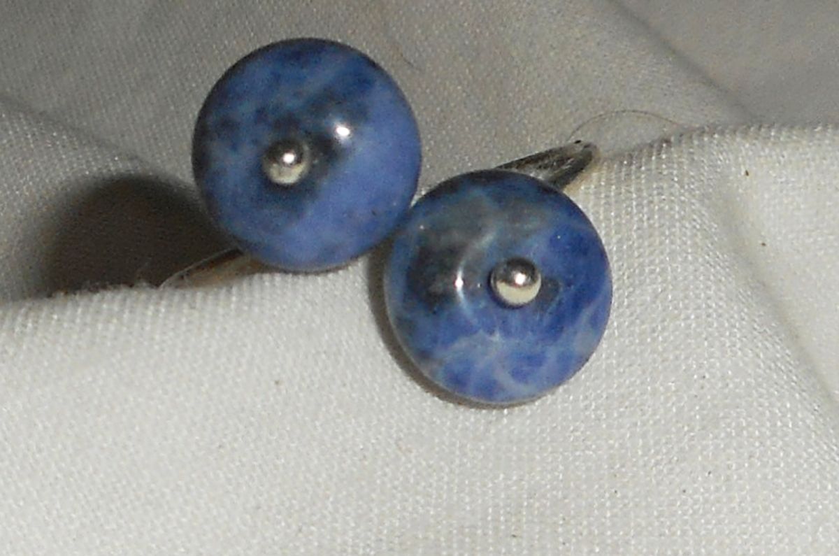 Originale anello in argento 925 con fiori e pietre di sodalite blu