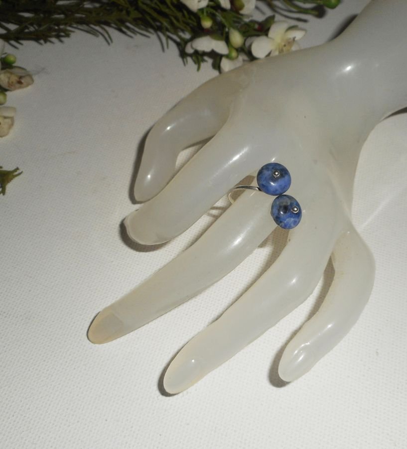 Originale anello in argento 925 con fiori e pietre di sodalite blu