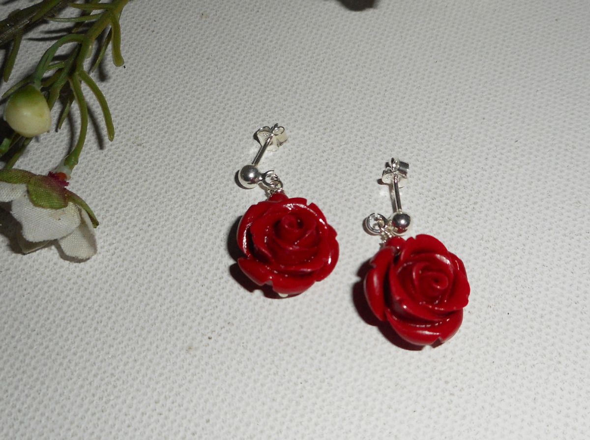 Orecchini con rose rosse, argento 925