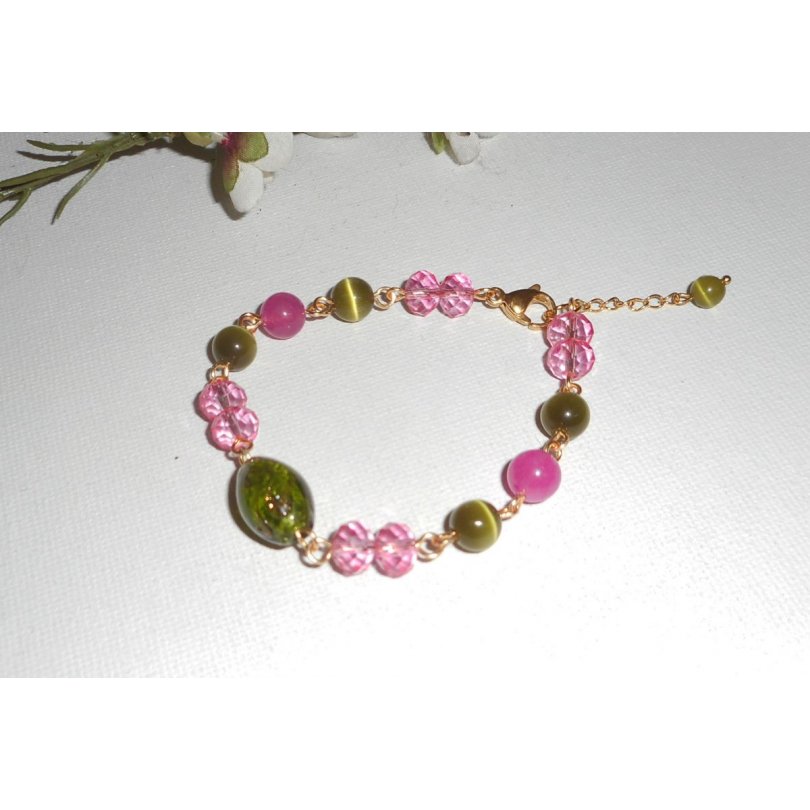 Bracciale in vetro di Murano e cristalli rosa e verdi su catena d'acciaio dorata