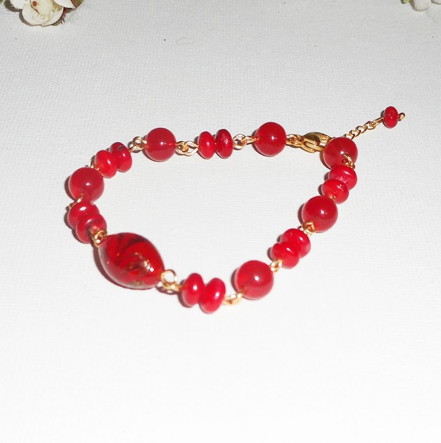 Bracciale in vetro di Murano e gorgone rosso con giada colorata