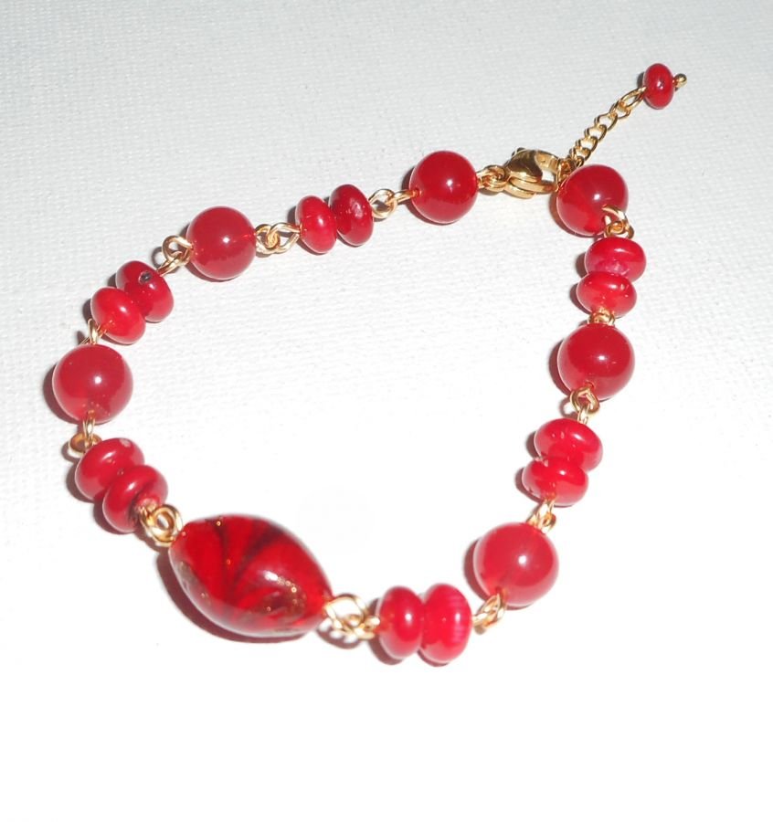 Bracciale in vetro di Murano e gorgone rosso con giada colorata