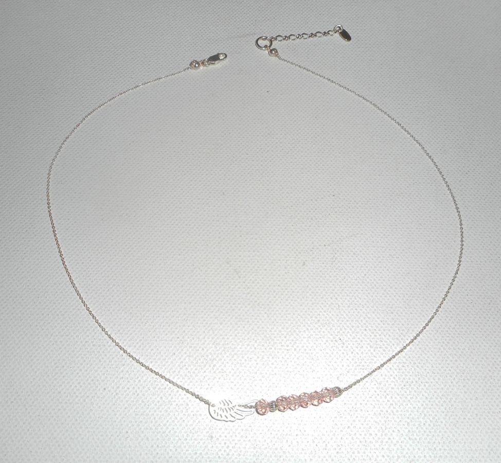 Collana girocollo in argento 925 con piccole perle di cristallo rosa e ad ala