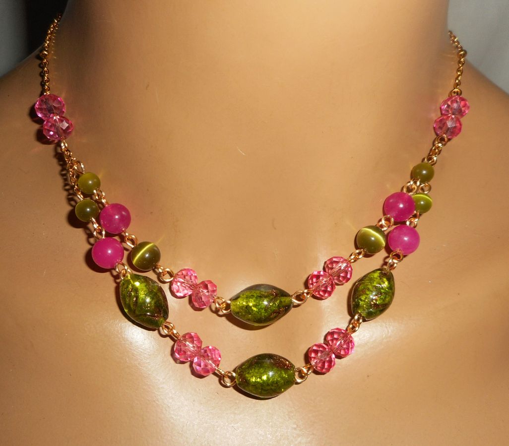 Collana in vetro di Murano e cristallo rosa e verde su catena d'acciaio