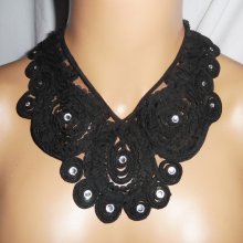 Originale collana girocollo a fiori in pizzo nero con cristalli Swarovski