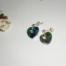 Orecchini a cuore in cristallo Swarovski verde su borchie in argento 925