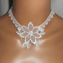 Collana da cerimonia in pizzo bianco con cristalli Swarovski