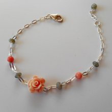 Bracciale in labradorite e corallo con rosa su catena d'argento 925