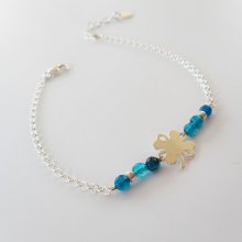 Bracciale con piccole pietre di agata blu e trifoglio su catena d'argento 925