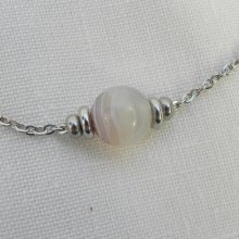 Collana solitario con pietra di agata grigia e perline in acciaio inossidabile