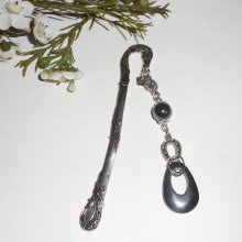 Segnalibro con piccolo ferro di cavallo in argento e pietre di ematite